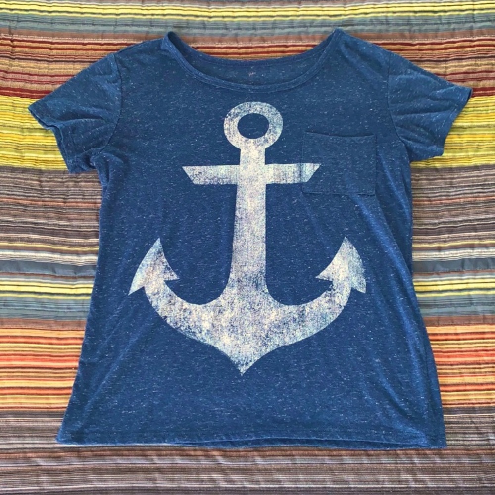 Vintage anchor ⚓️ tee. Size M